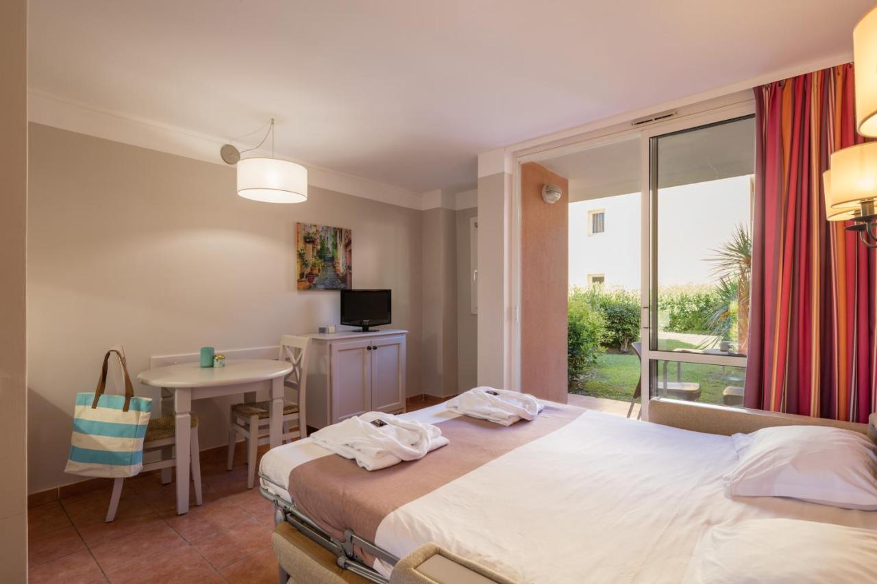 Residence Pierre & Vacances Les Rives De Cannes Mandelieu Exterior foto