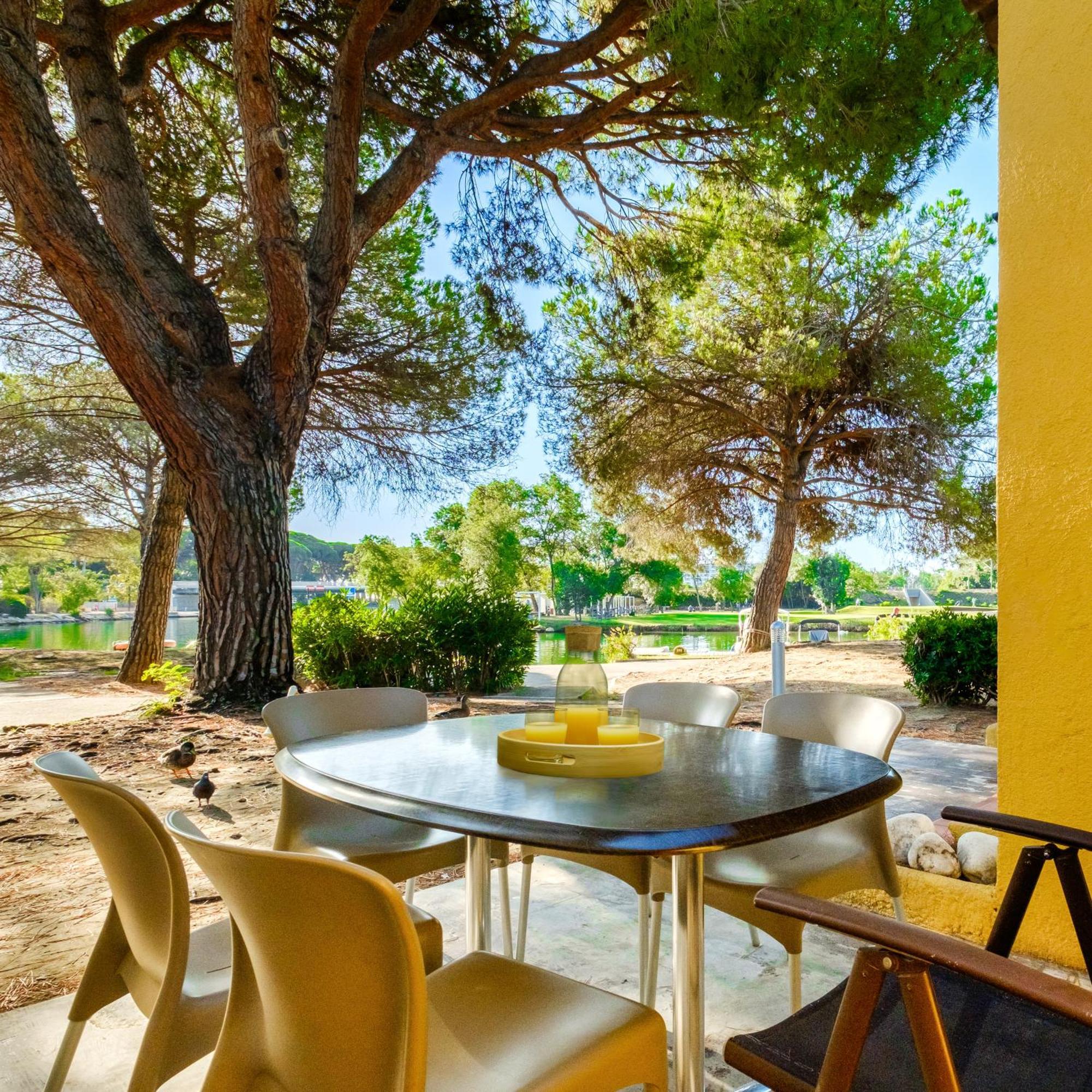 Residence Pierre & Vacances Les Rives De Cannes Mandelieu Exterior foto