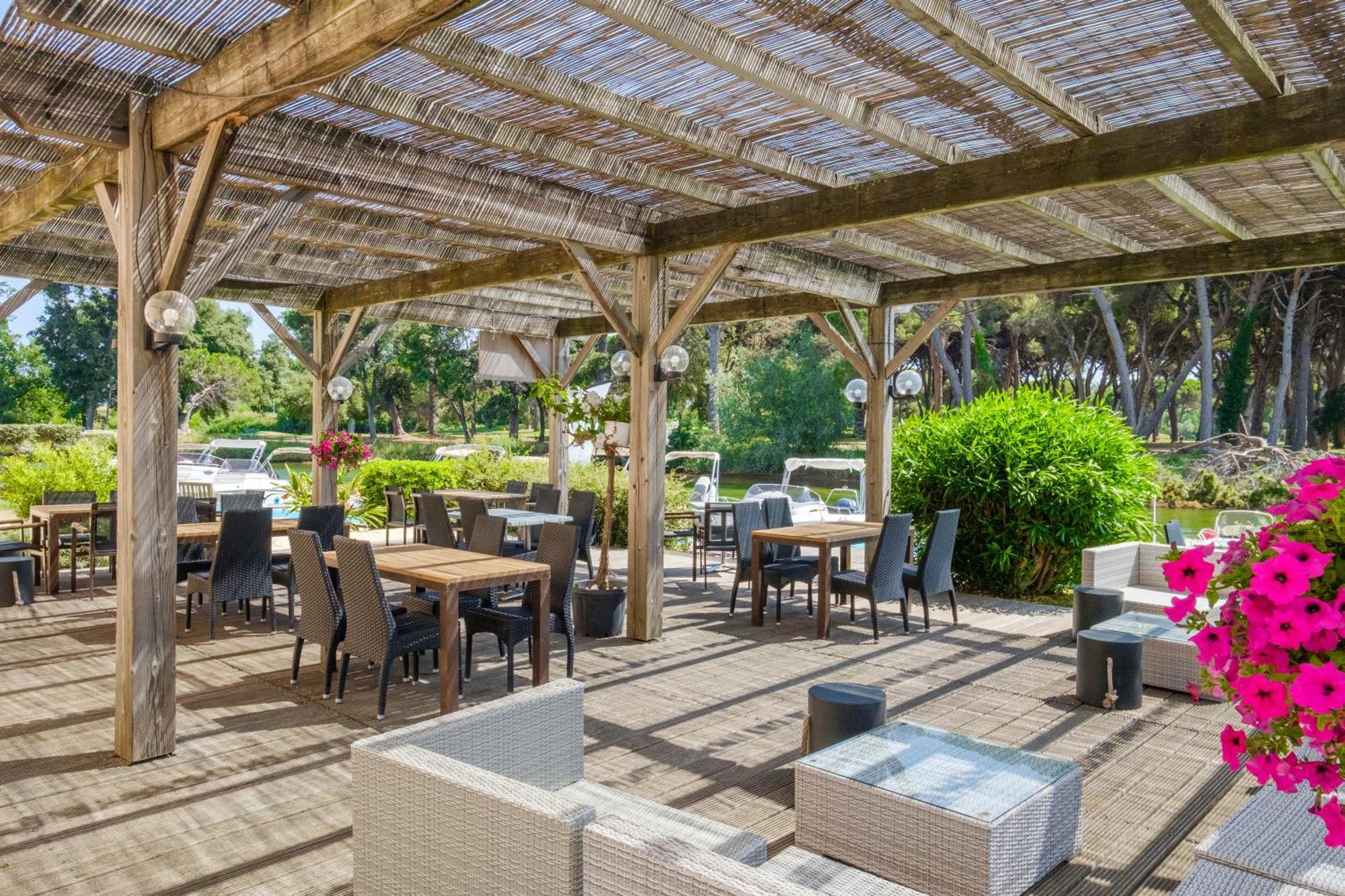 Residence Pierre & Vacances Les Rives De Cannes Mandelieu Exterior foto